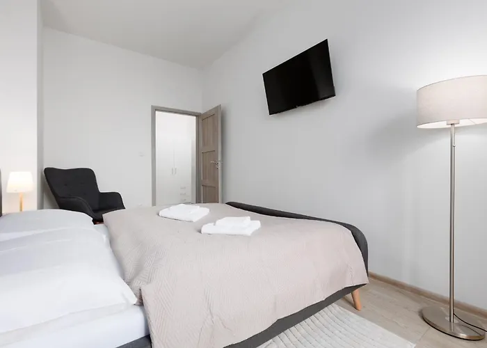 2 Bedrooms With Kitchen Near The Subway Lägenhet *