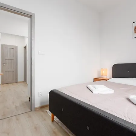 Apartmán 2 Bedrooms With Kitchen Near The Subway Praha