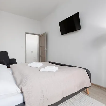 2 Bedrooms With Kitchen Near The Subway Apartmán *