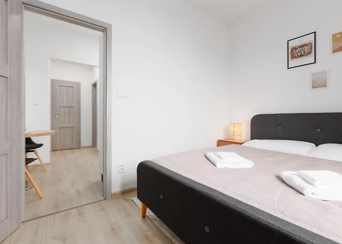 Appartement 2 Bedrooms With Kitchen Near The Subway Praag