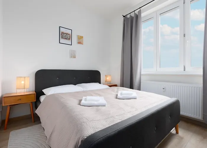 2 Bedrooms With Kitchen Near The Subway * Praag